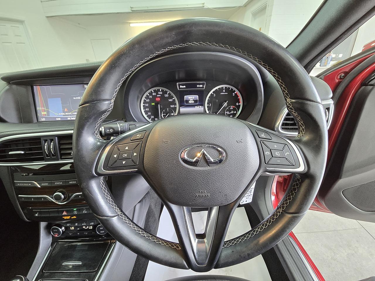 Infiniti Q30