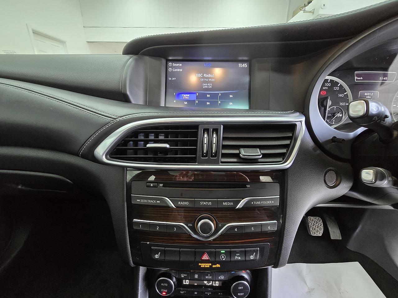 Infiniti Q30