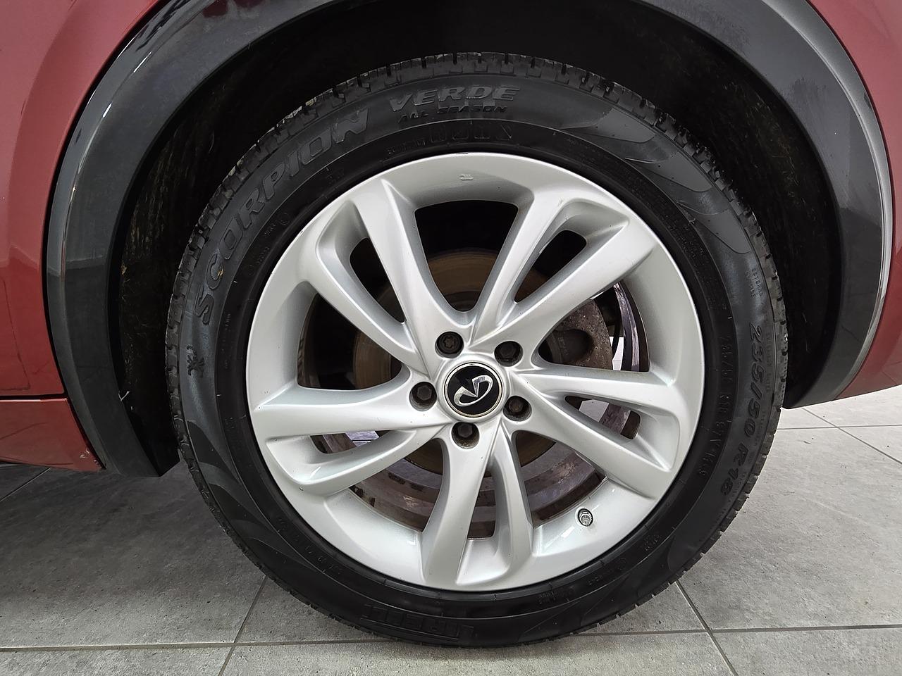 Infiniti Q30