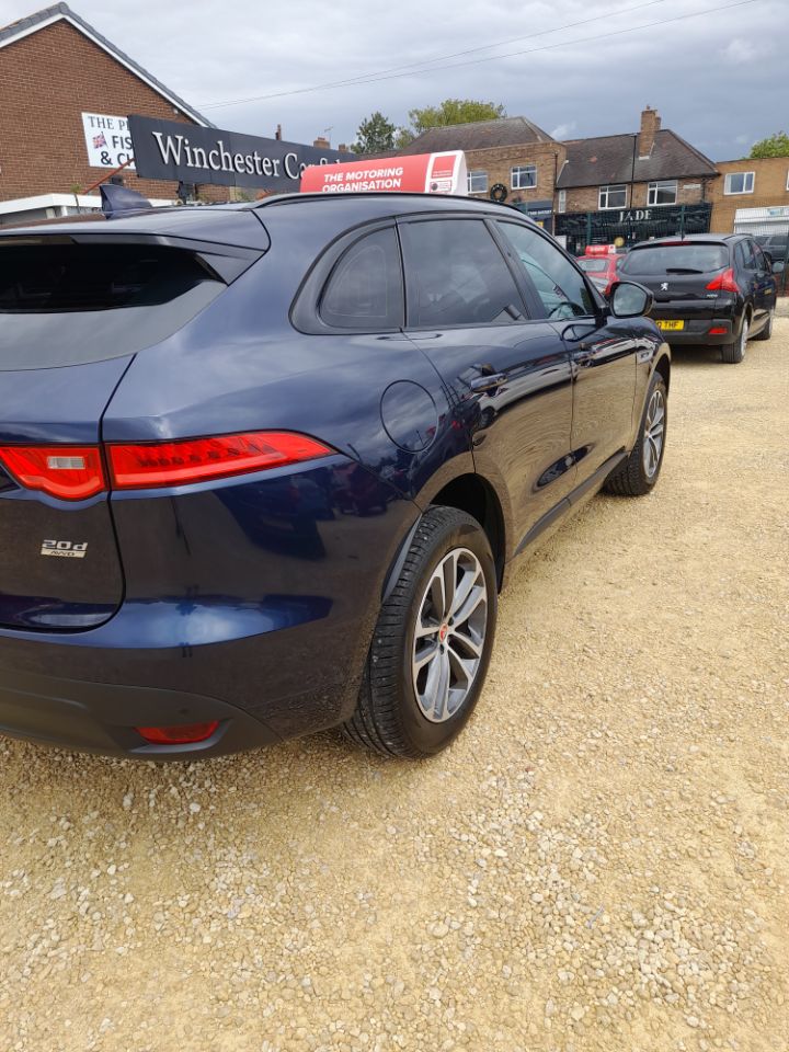 Jaguar F Pace