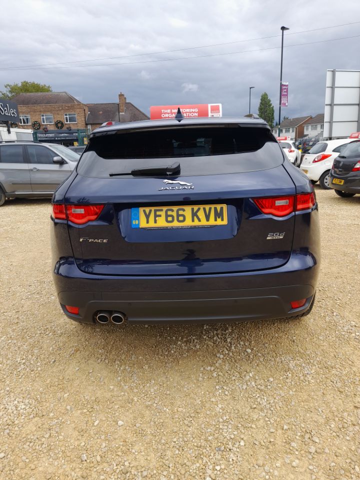 Jaguar F Pace