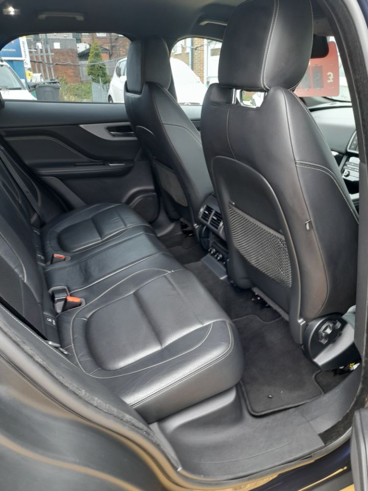 Jaguar F Pace