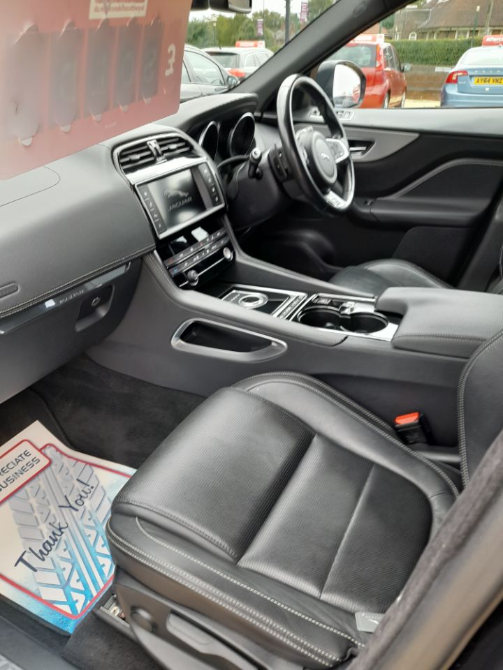 Jaguar F Pace