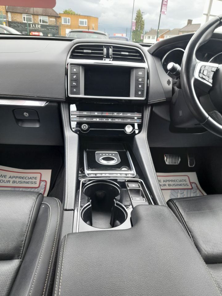 Jaguar F Pace