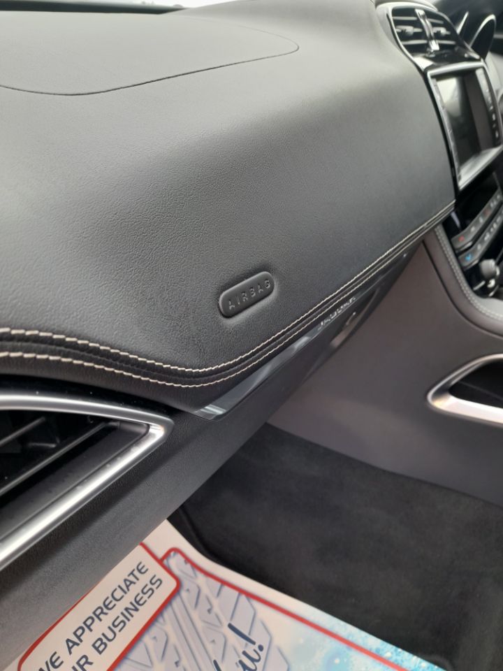 Jaguar F Pace