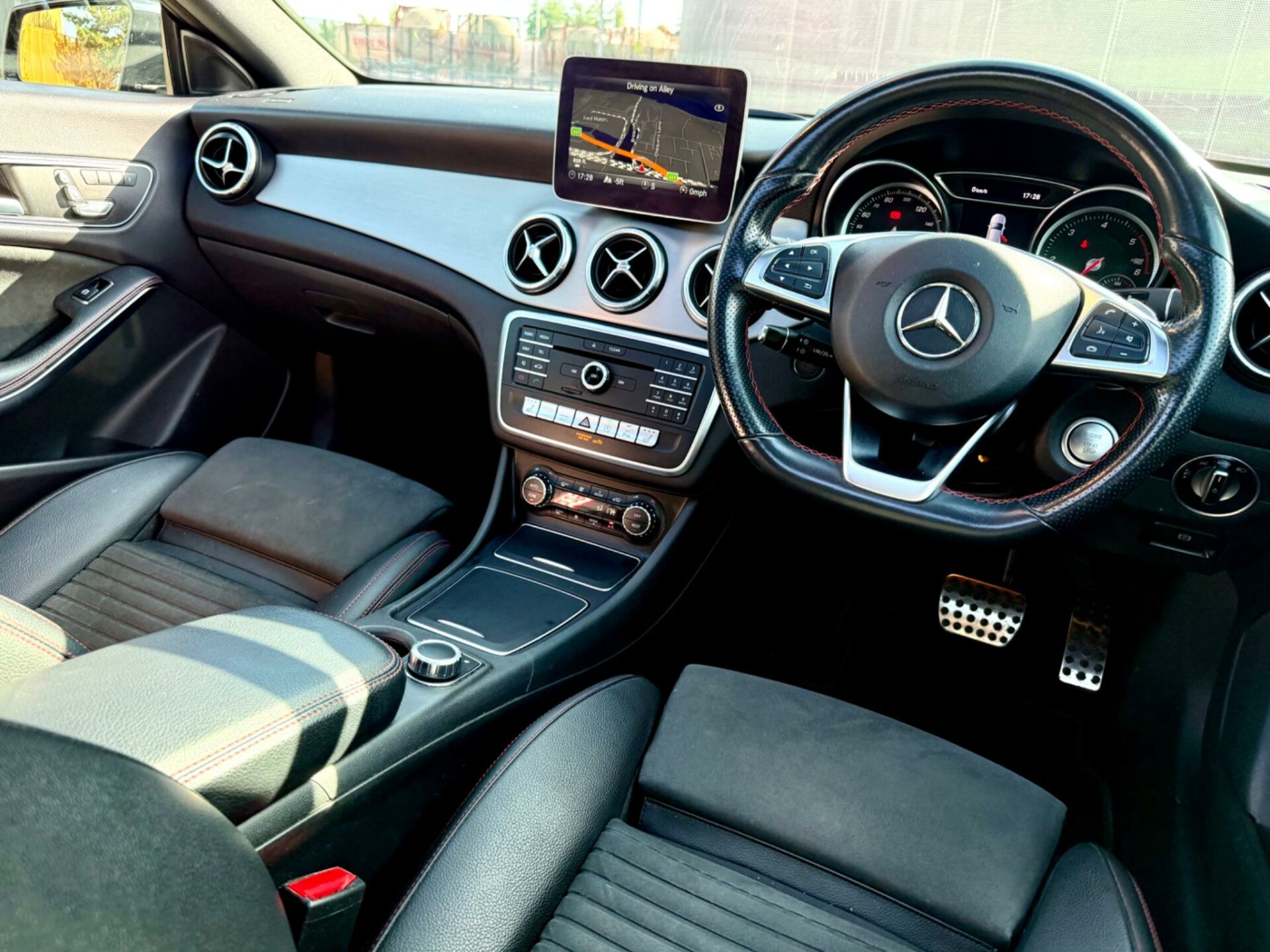 Mercedes Benz CLA