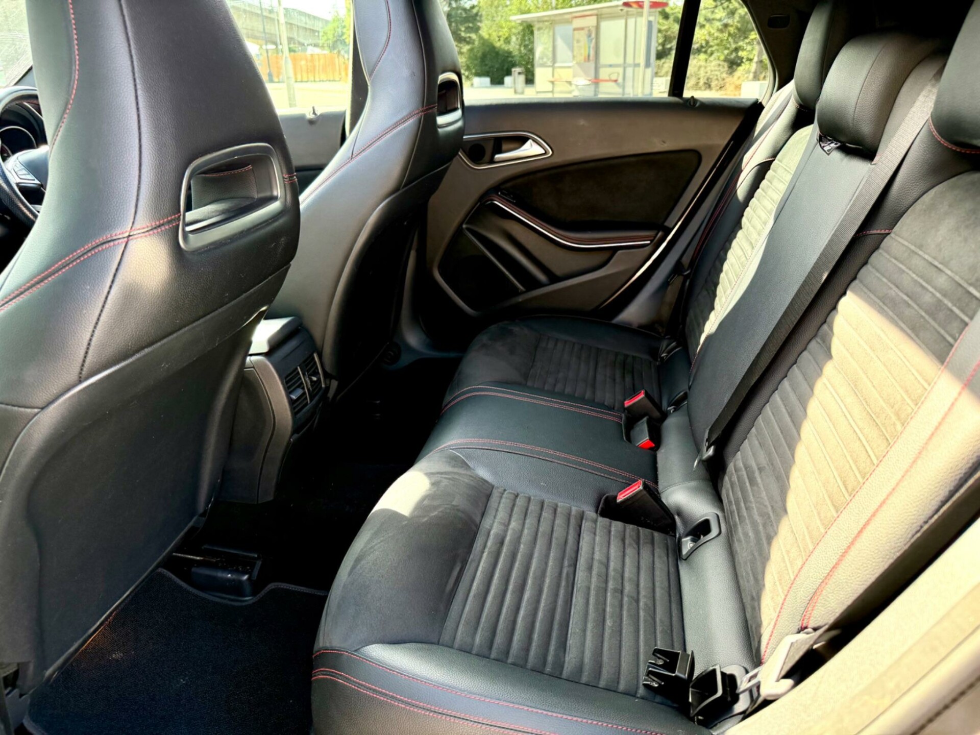Mercedes Benz CLA