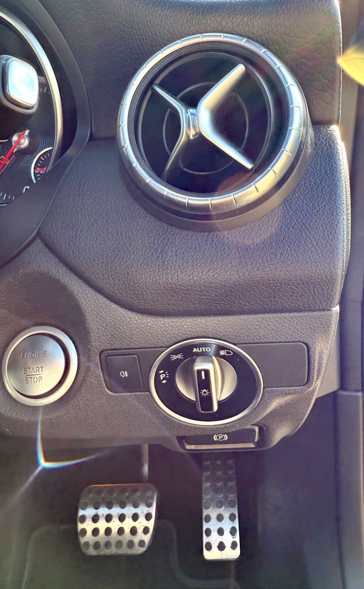 Mercedes Benz CLA