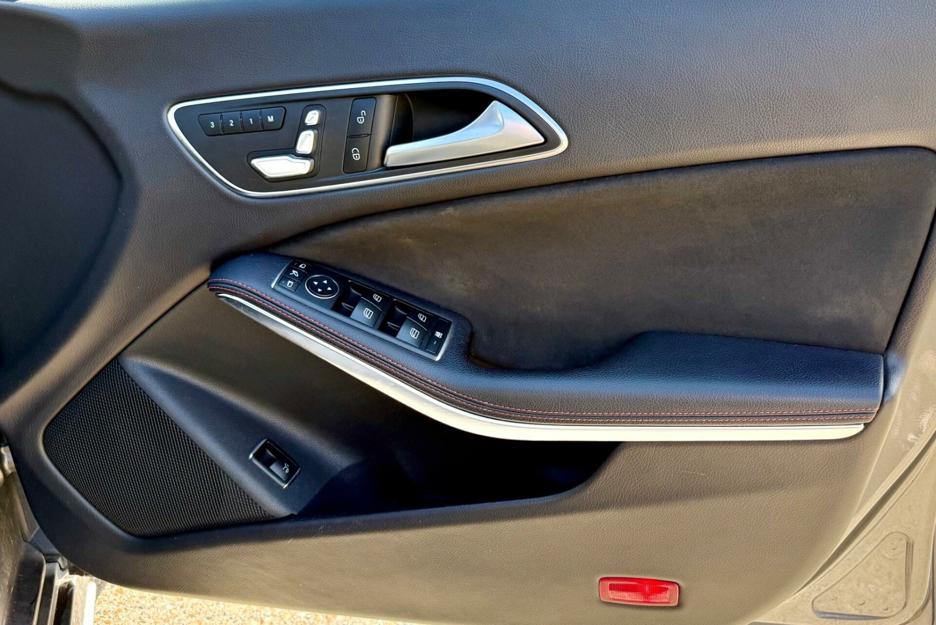 Mercedes Benz CLA