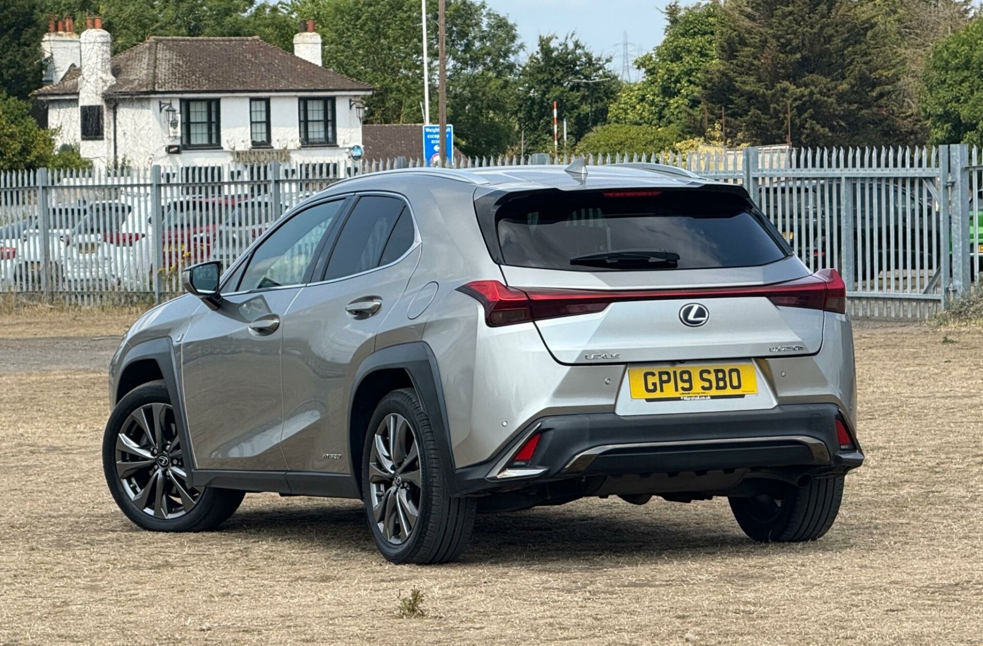 Lexus UX