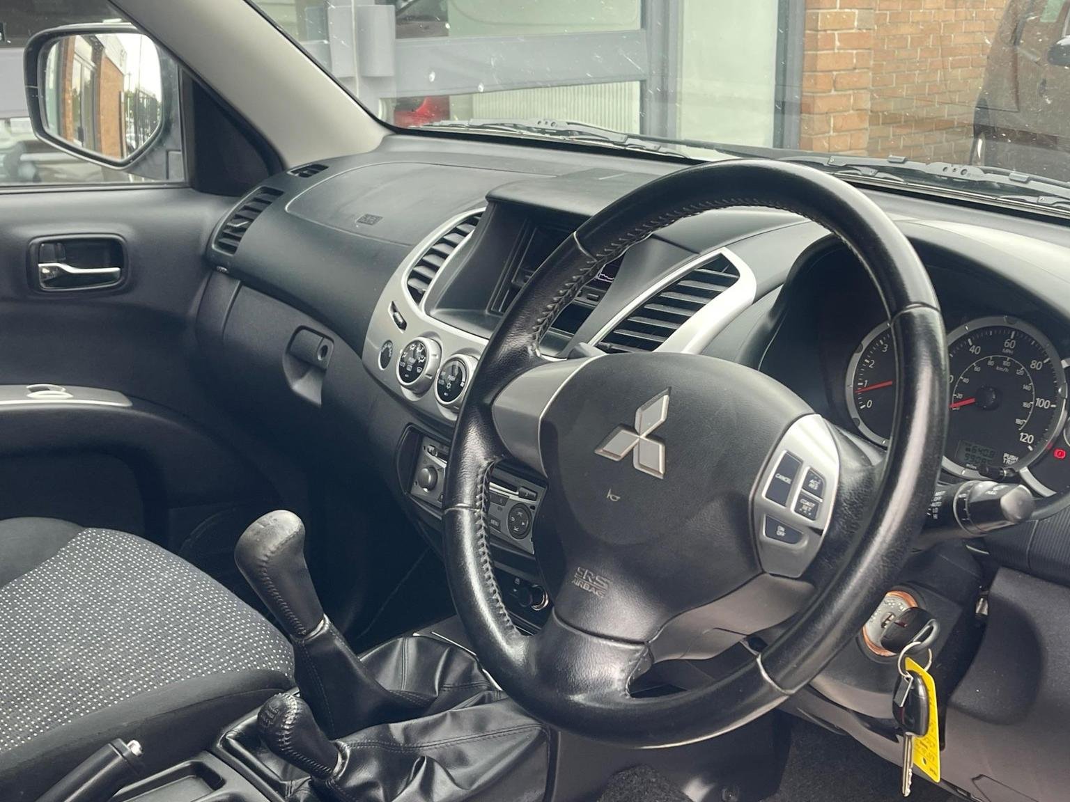 Mitsubishi L200