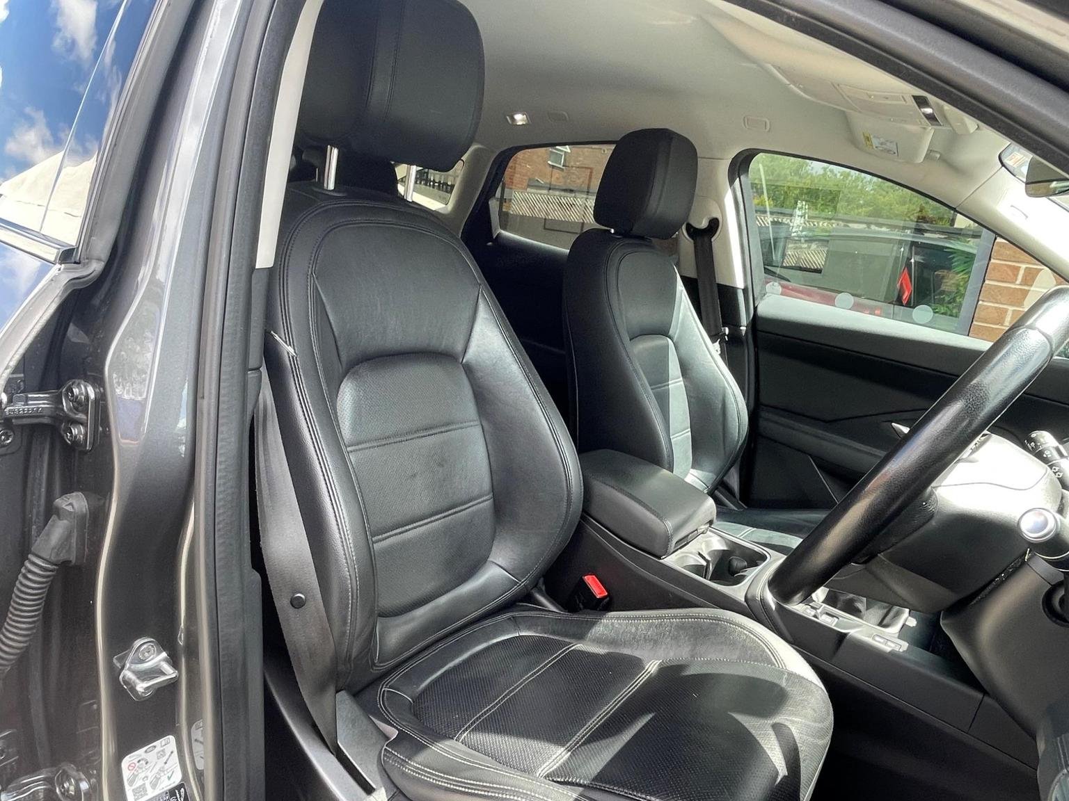 Jaguar E Pace