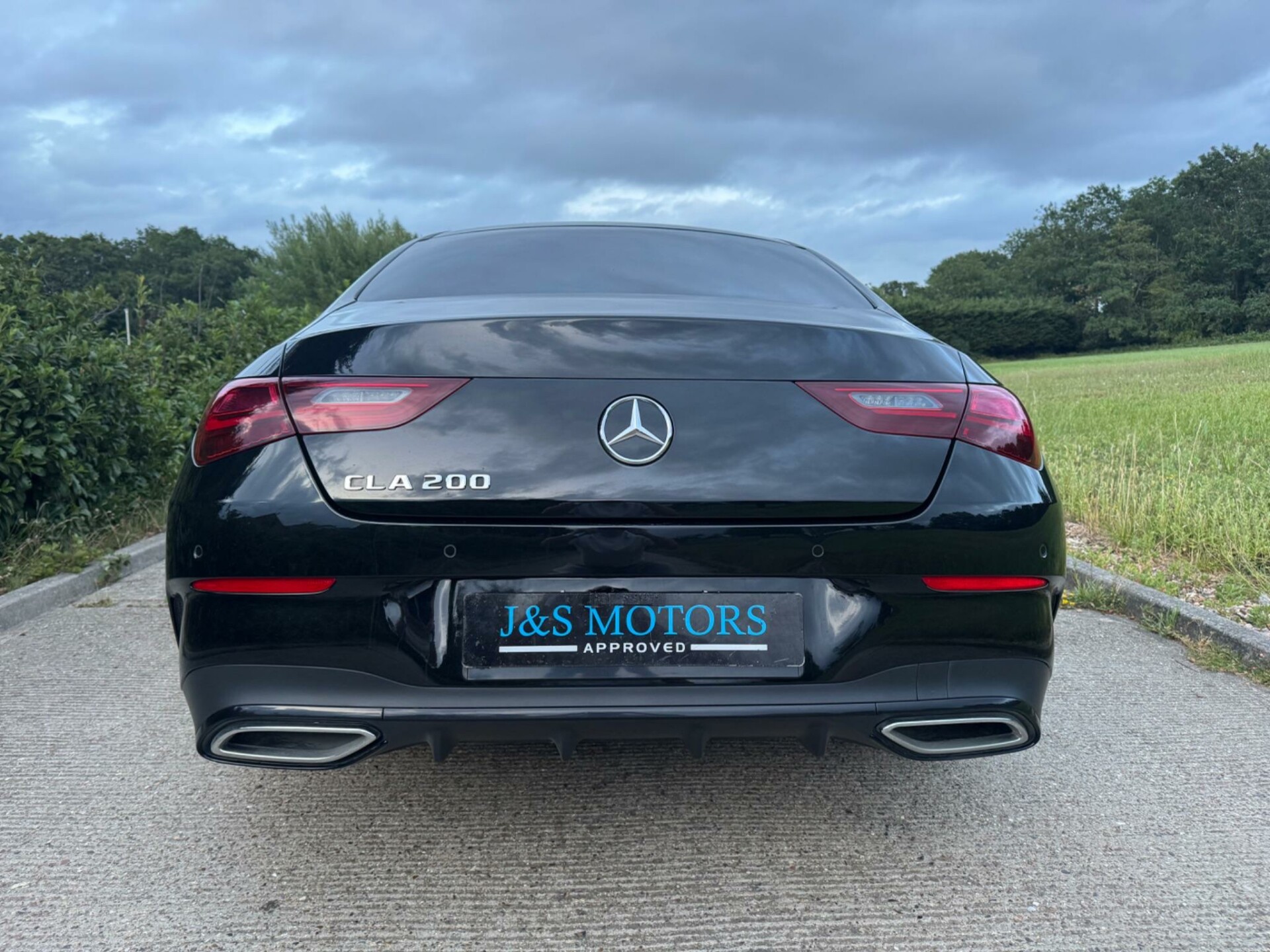 Mercedes Benz CLA