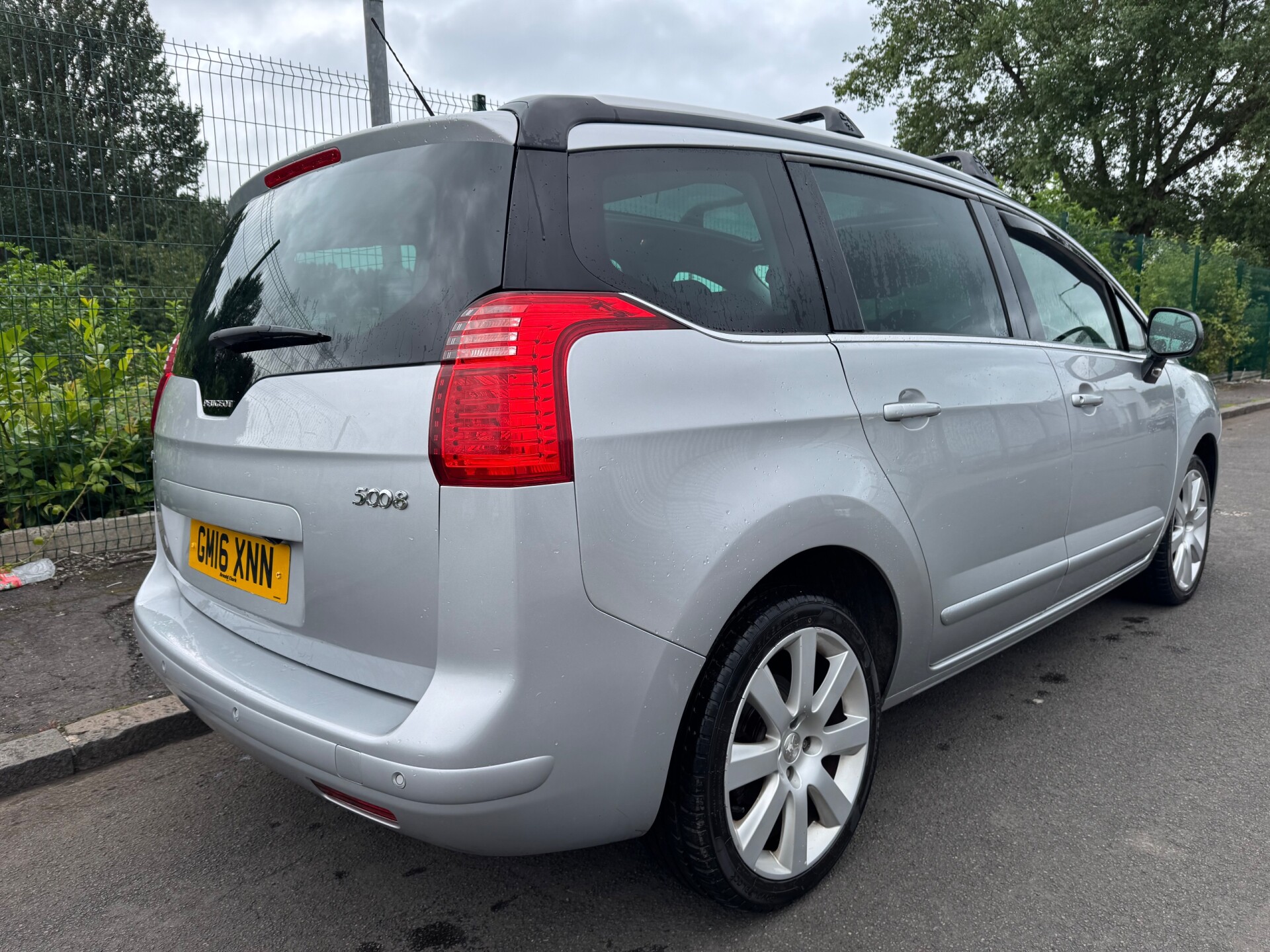 Peugeot 5008