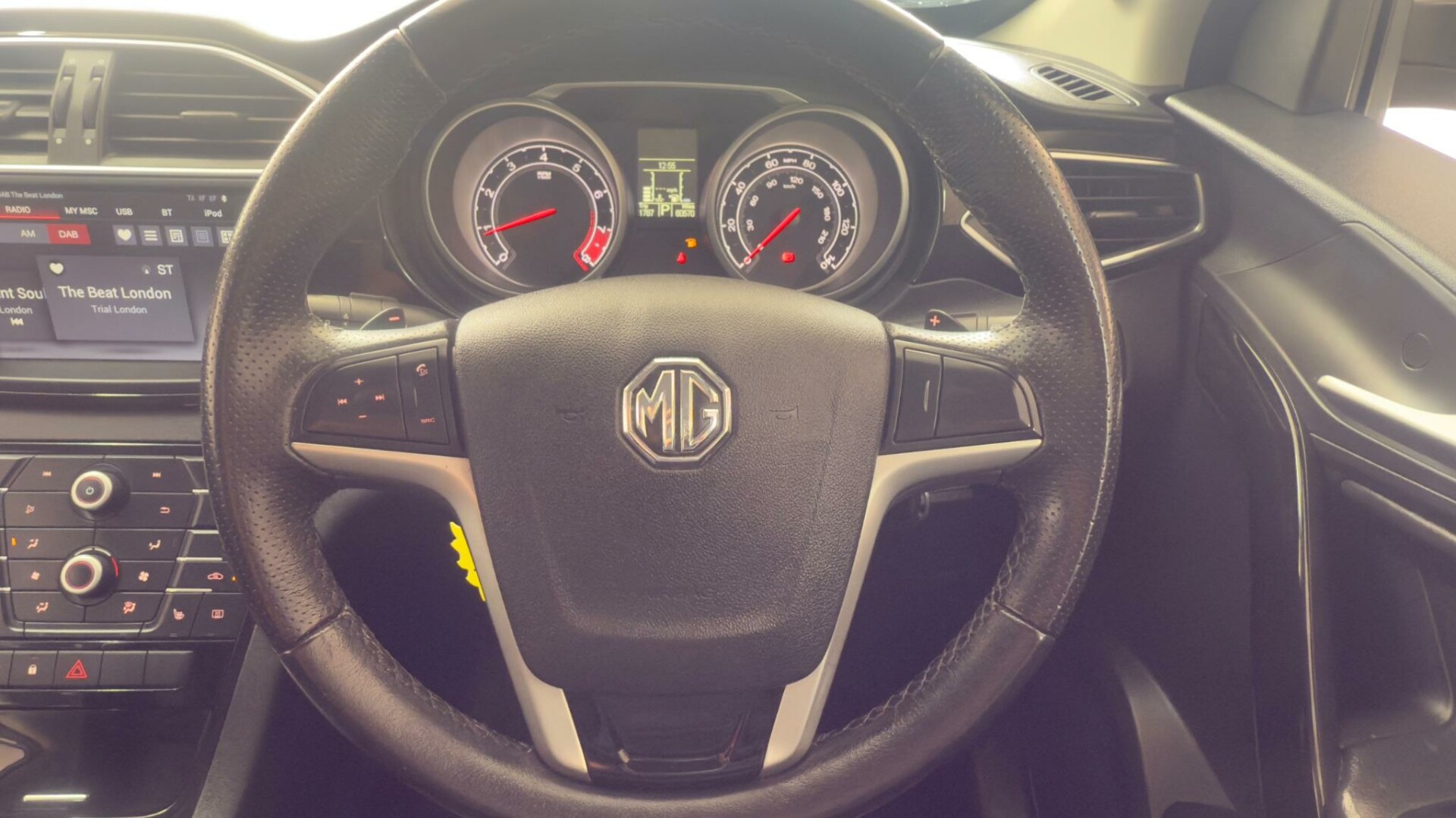 MG GS