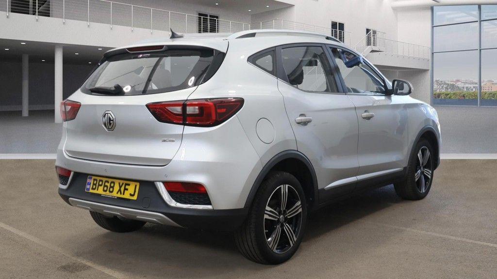 MG ZS