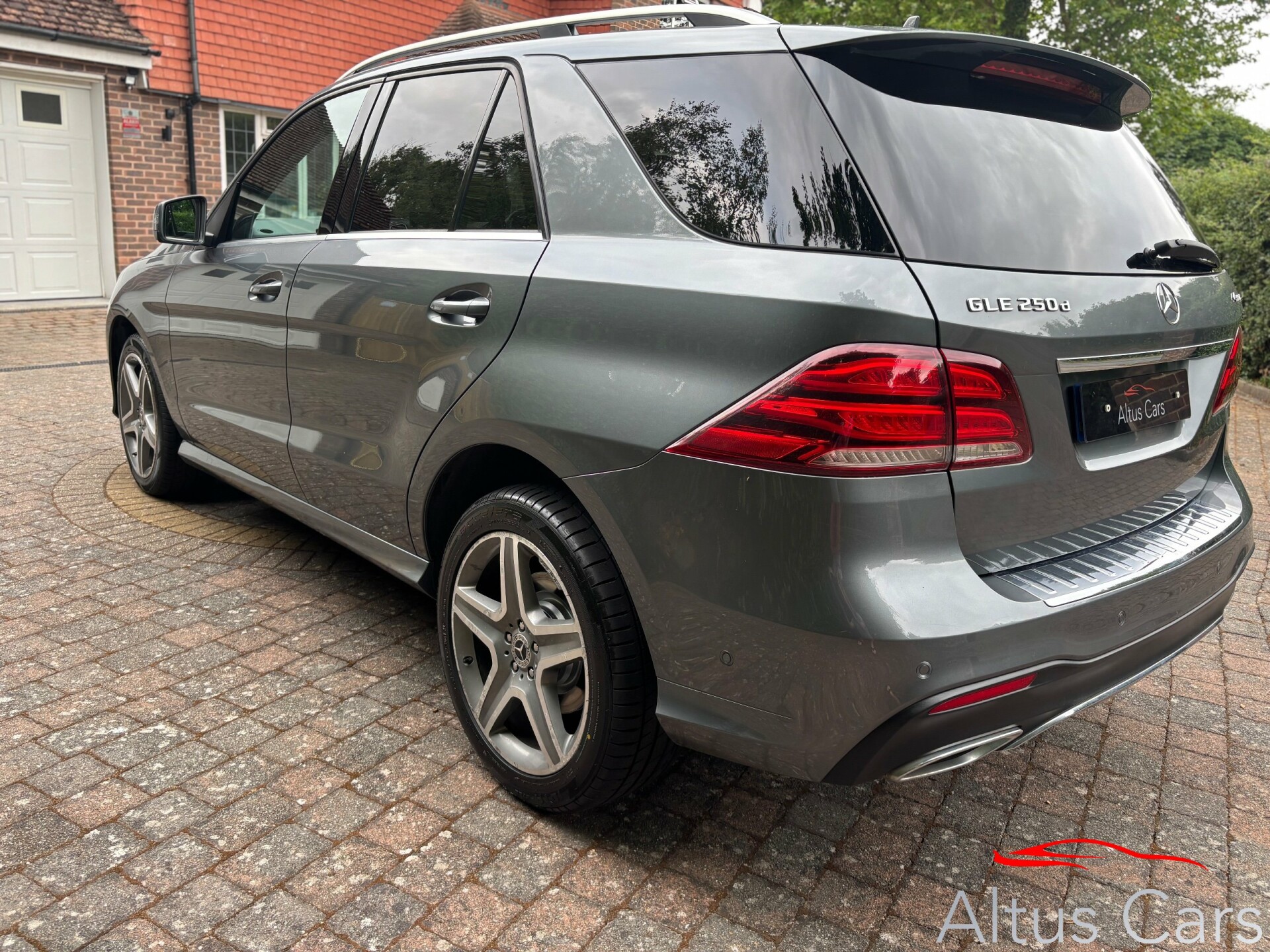 Mercedes Benz GLE-CLASS
