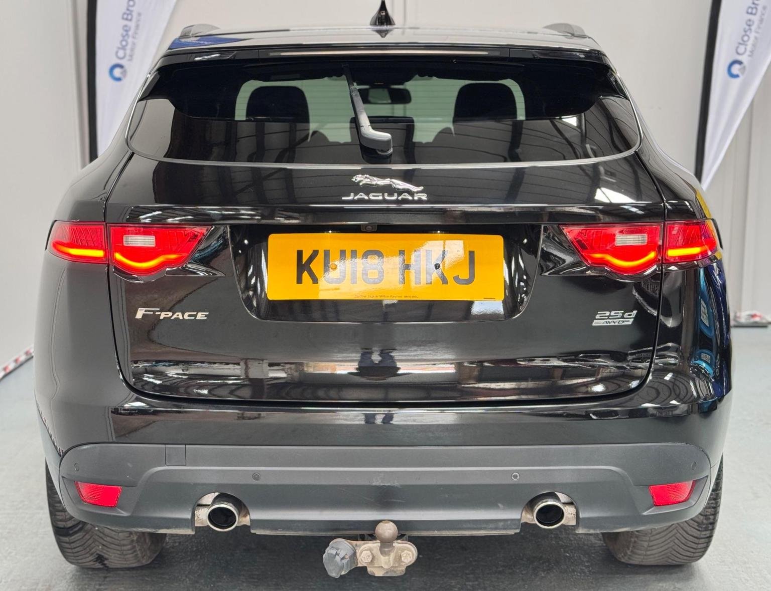 Jaguar F Pace