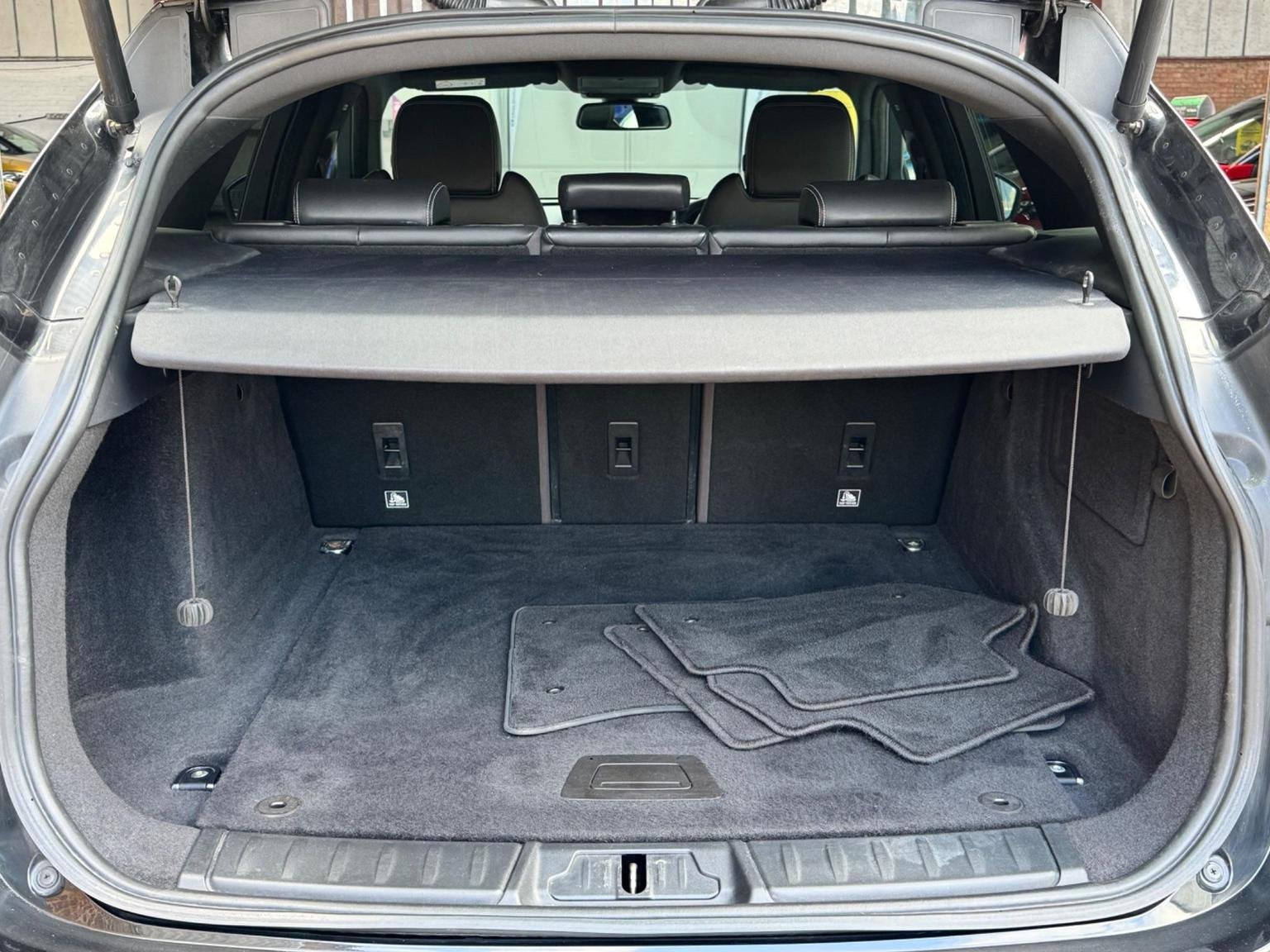 Jaguar F Pace