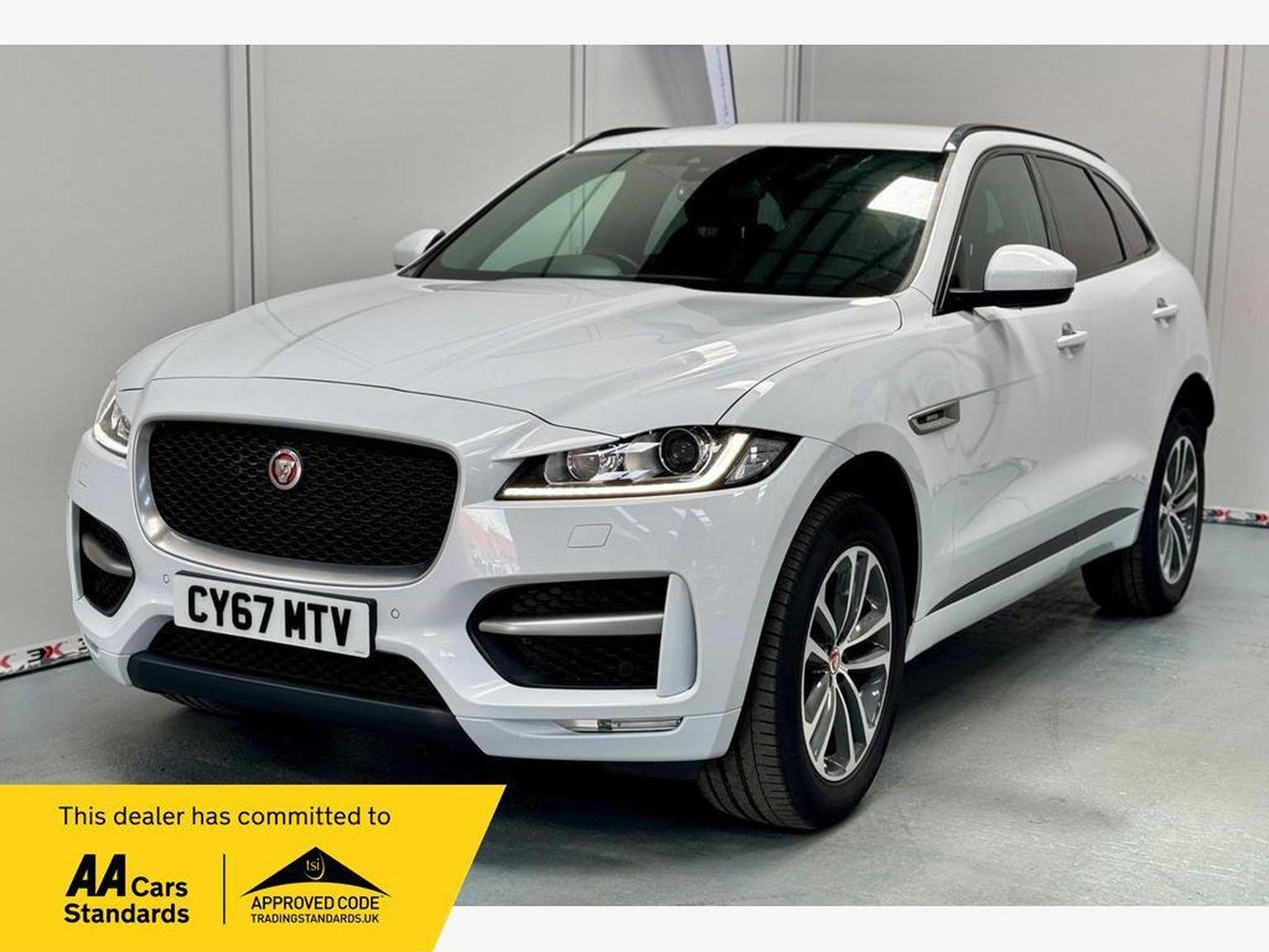 Jaguar F Pace