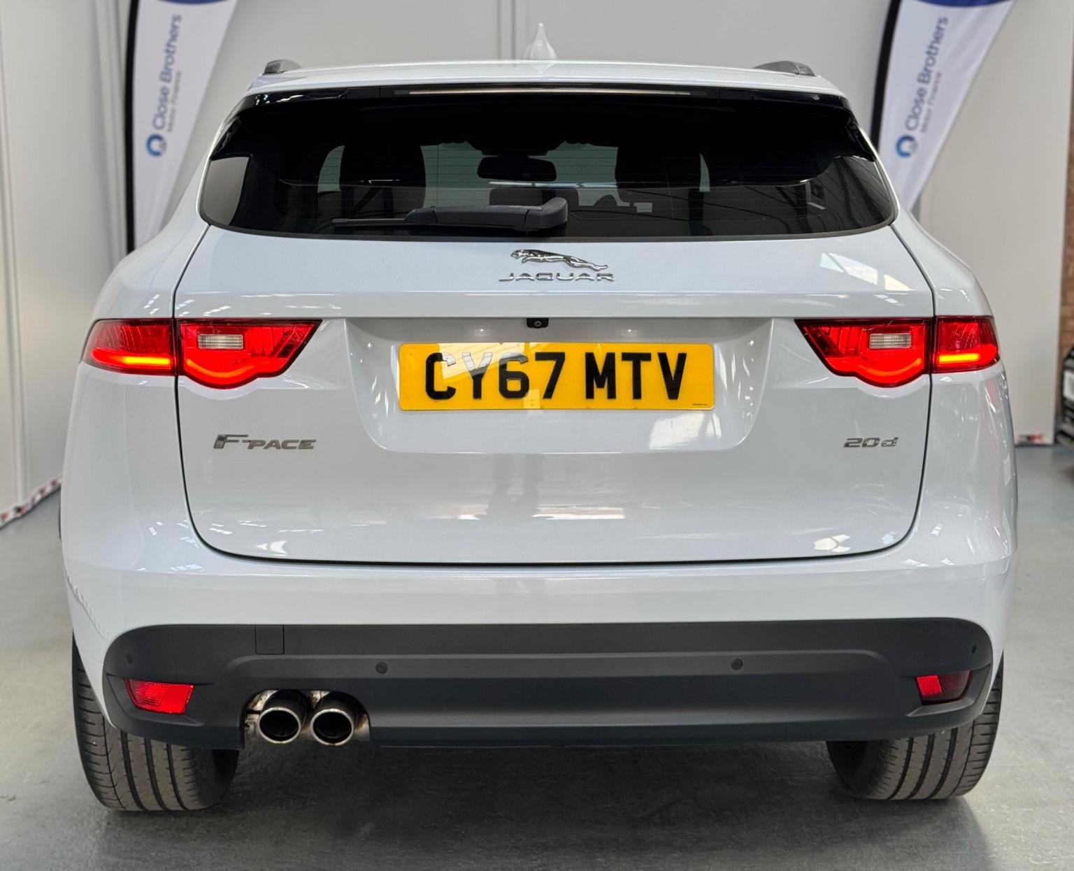 Jaguar F Pace