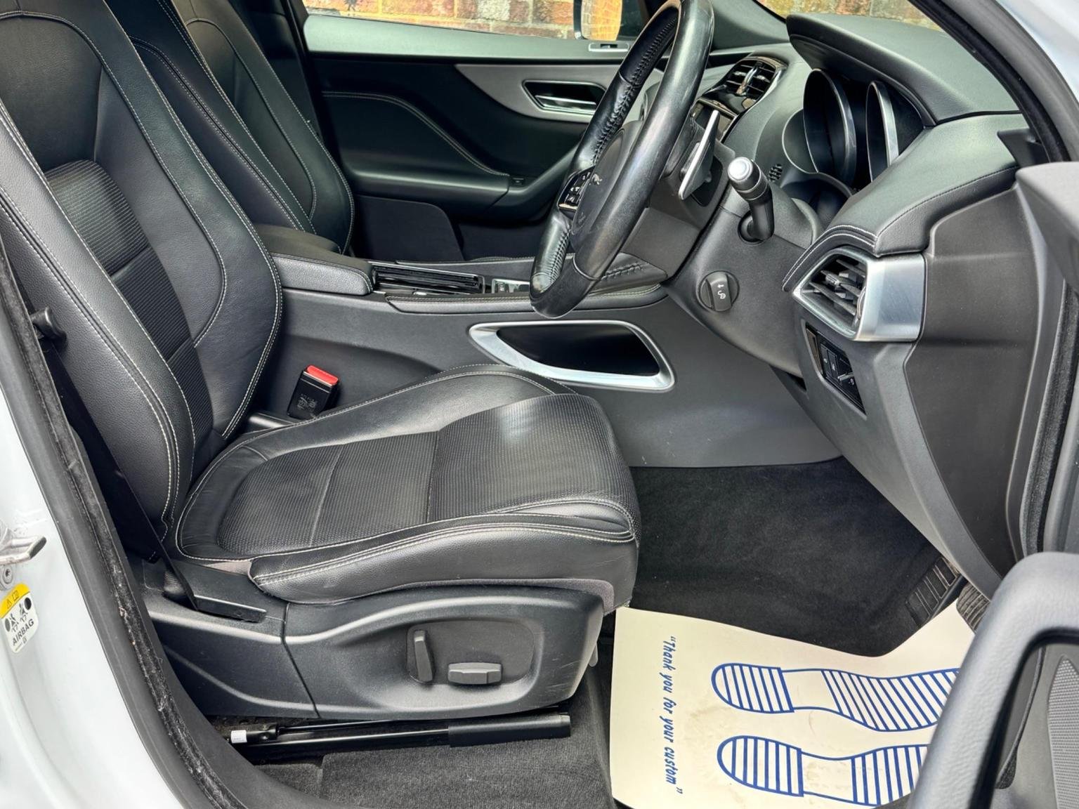 Jaguar F Pace