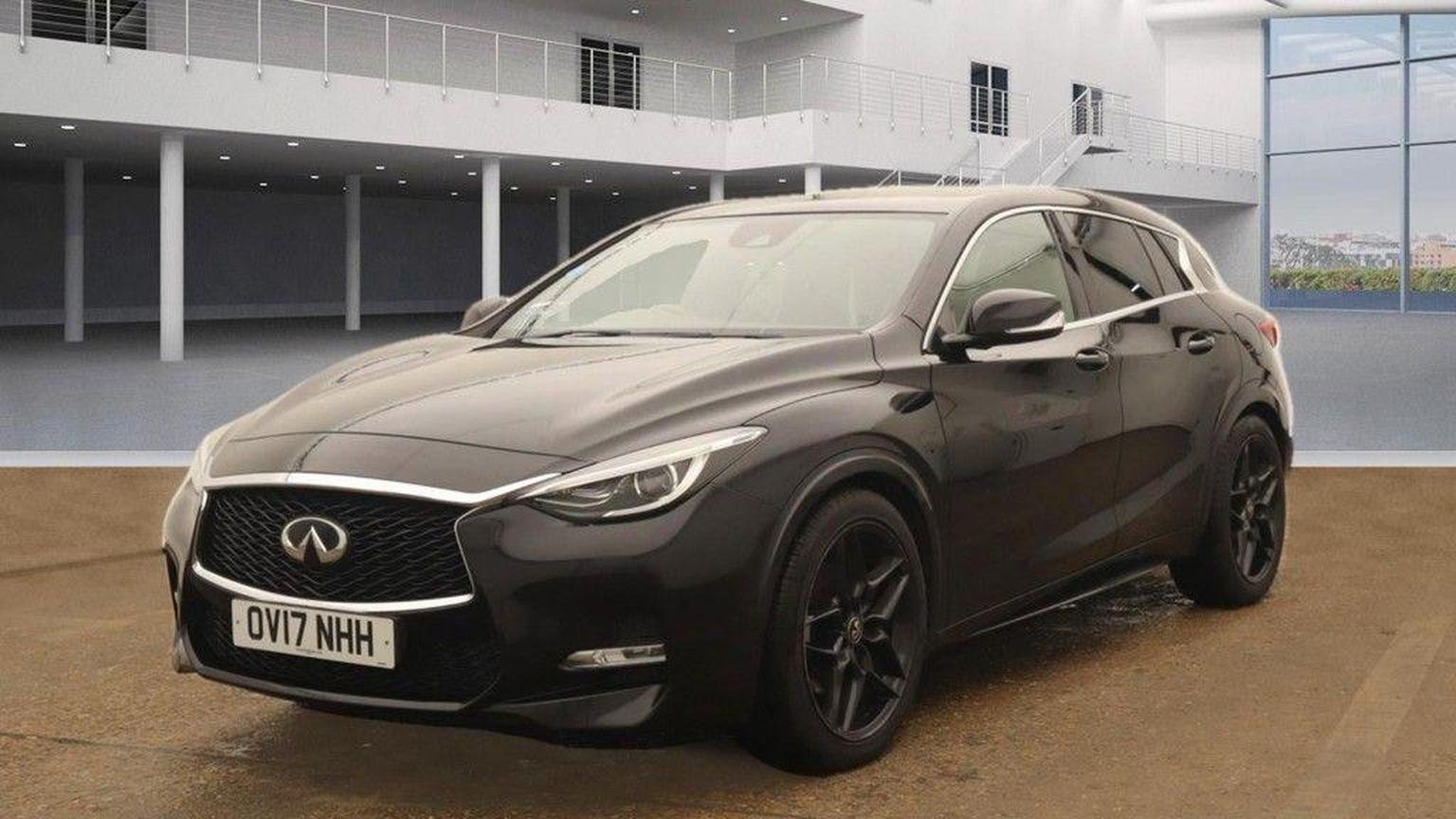 Infiniti Q30