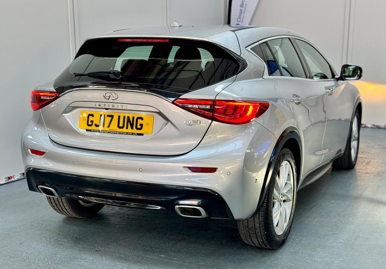 Infiniti Q30