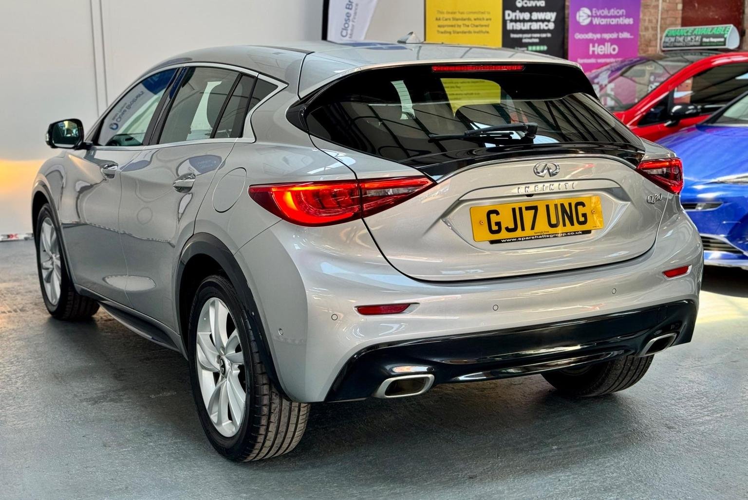 Infiniti Q30