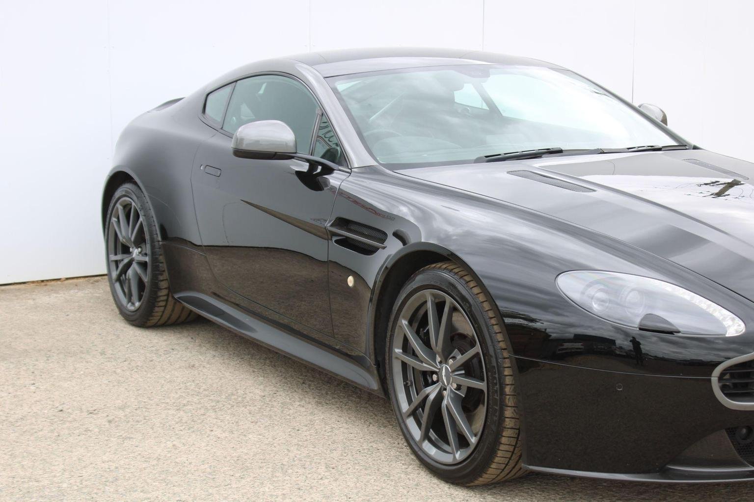 Aston Martin Vantage