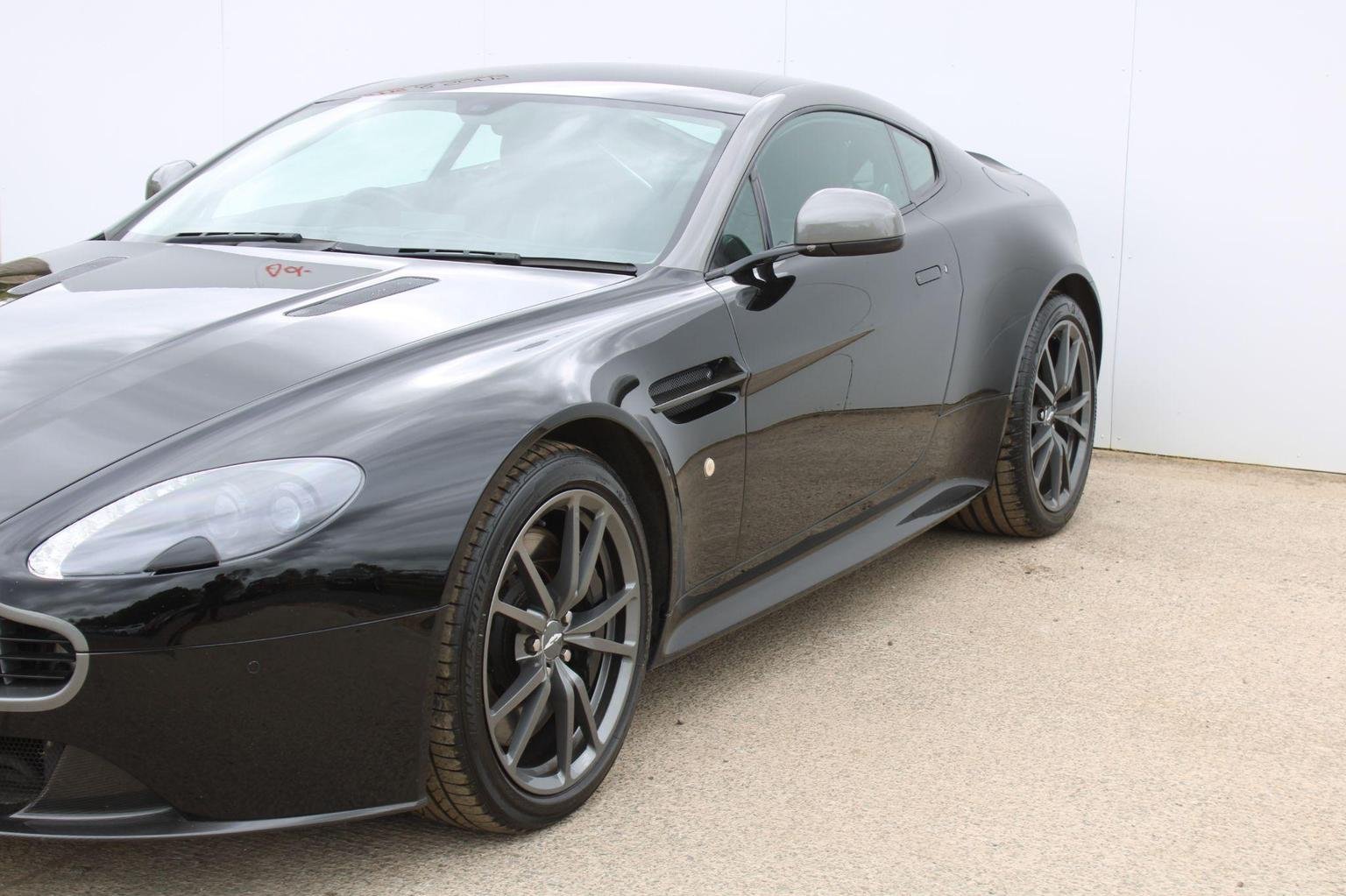 Aston Martin Vantage