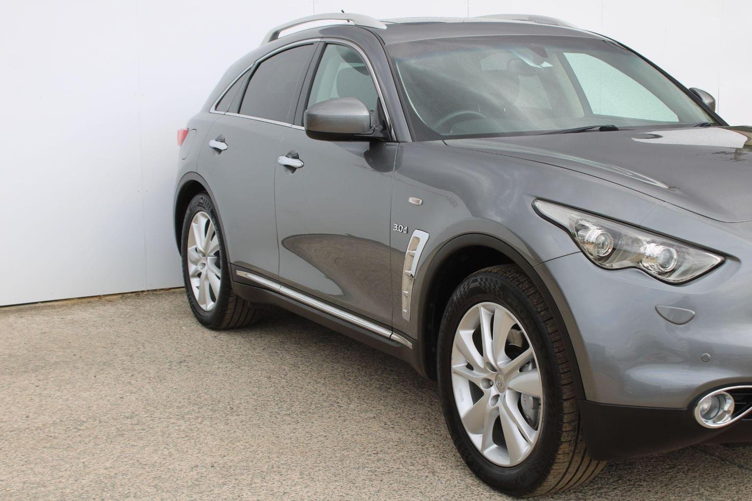 Infiniti QX70