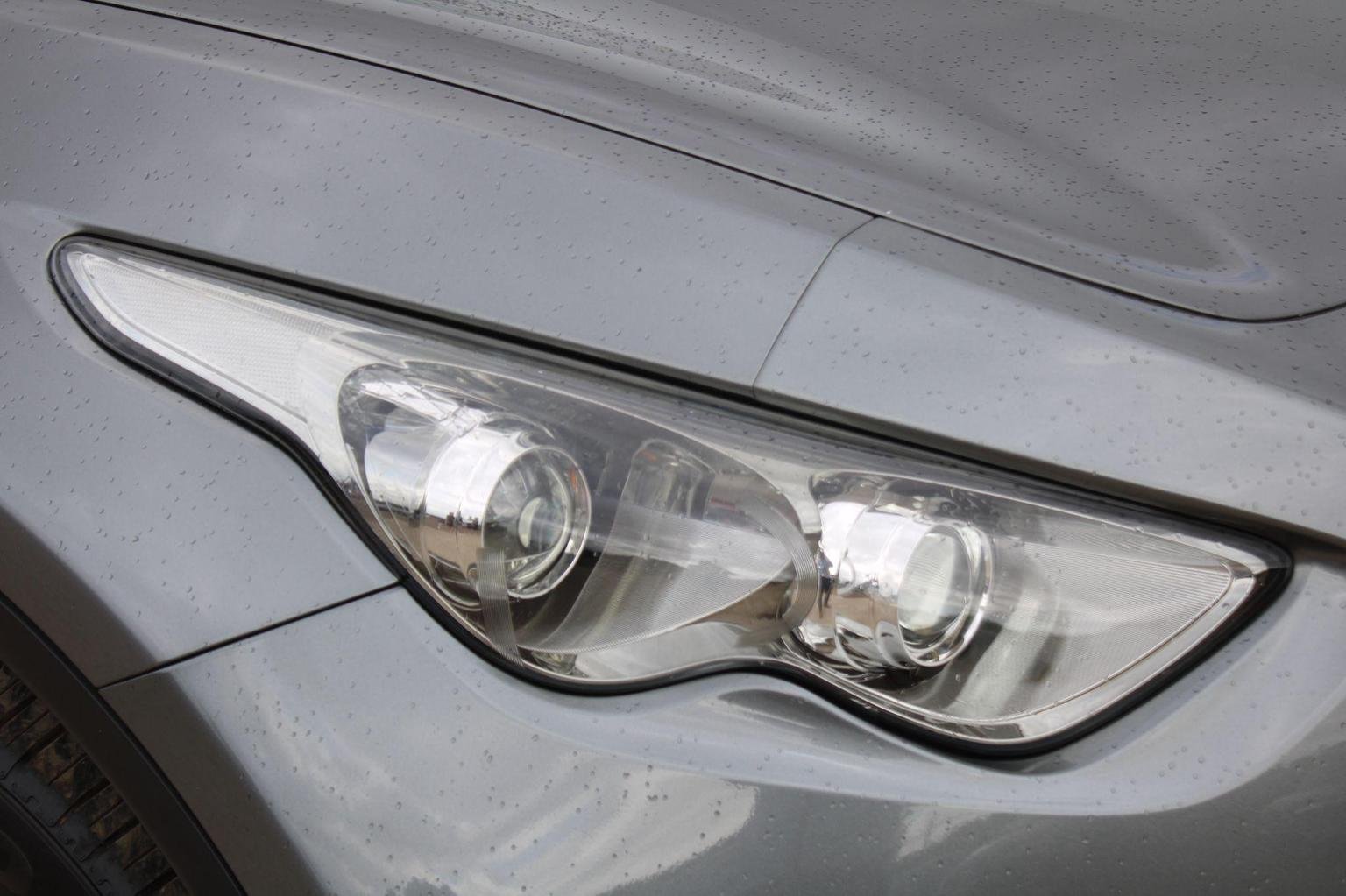 Infiniti QX70