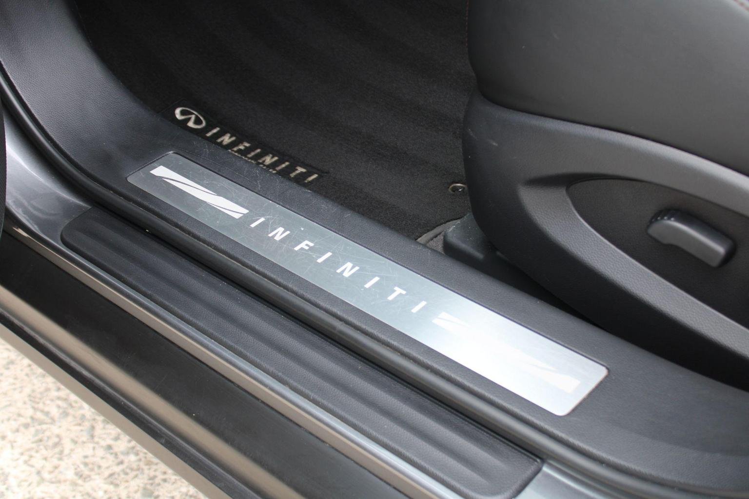 Infiniti QX70
