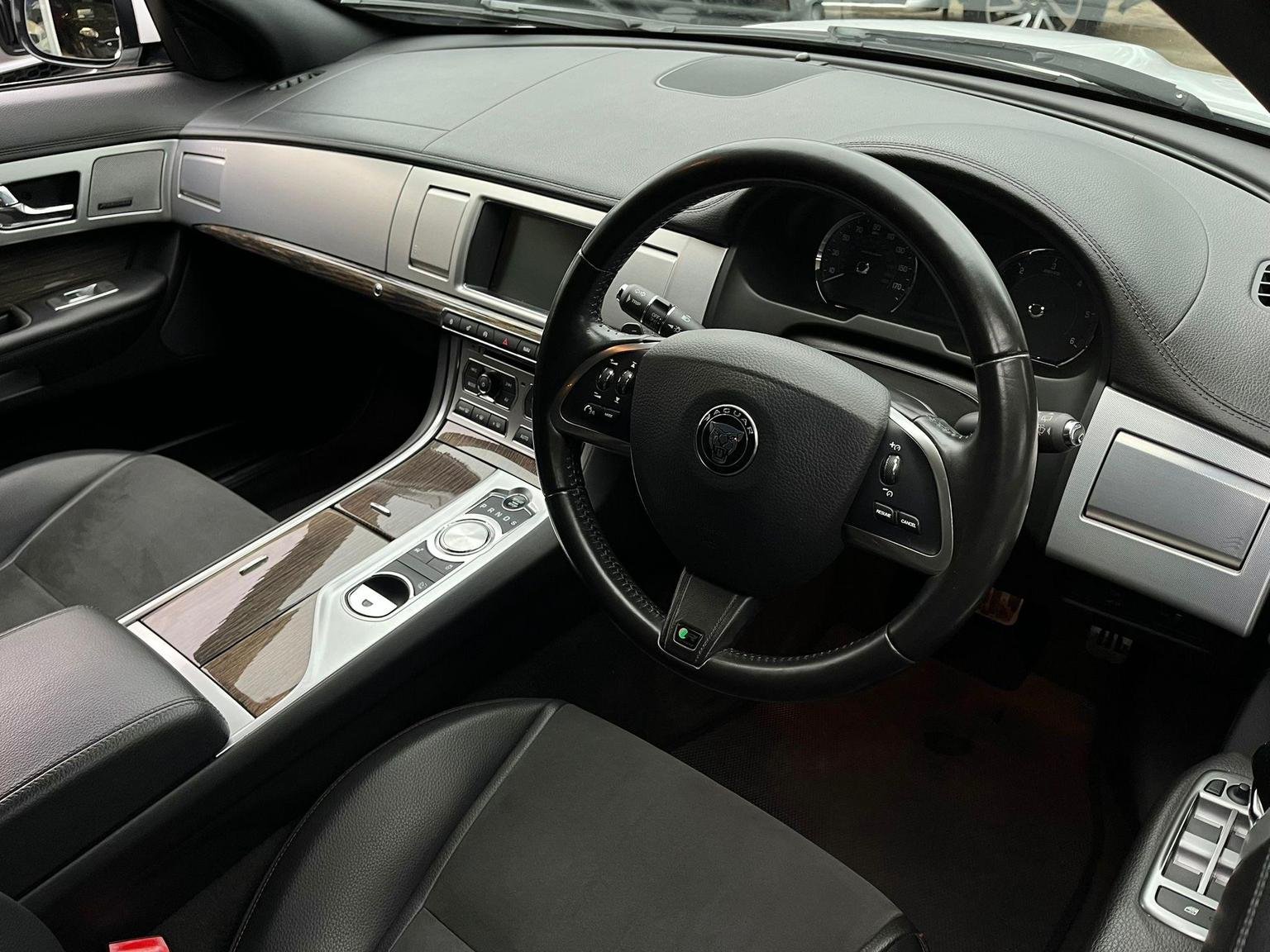 Jaguar XF