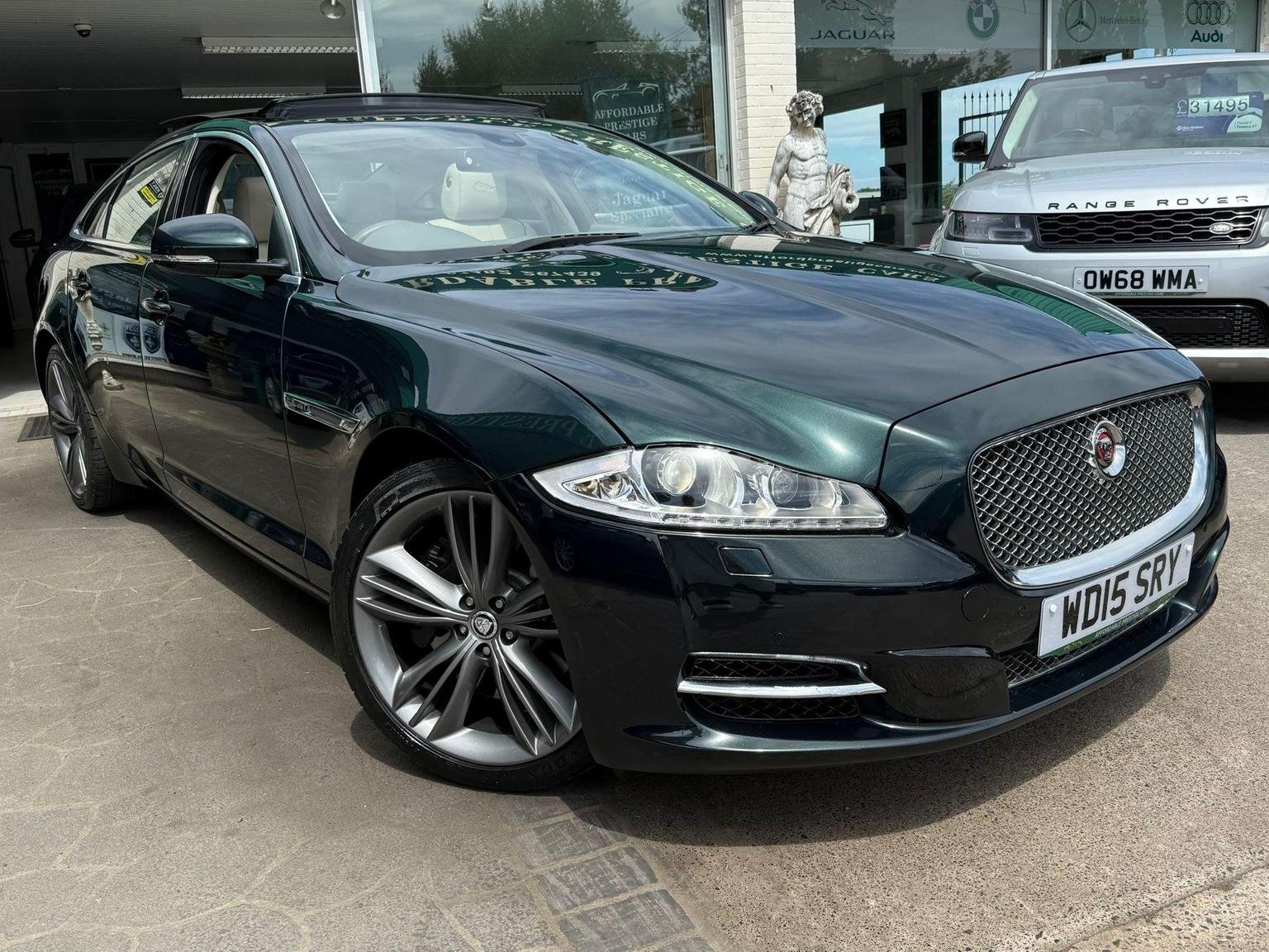 Jaguar XJ