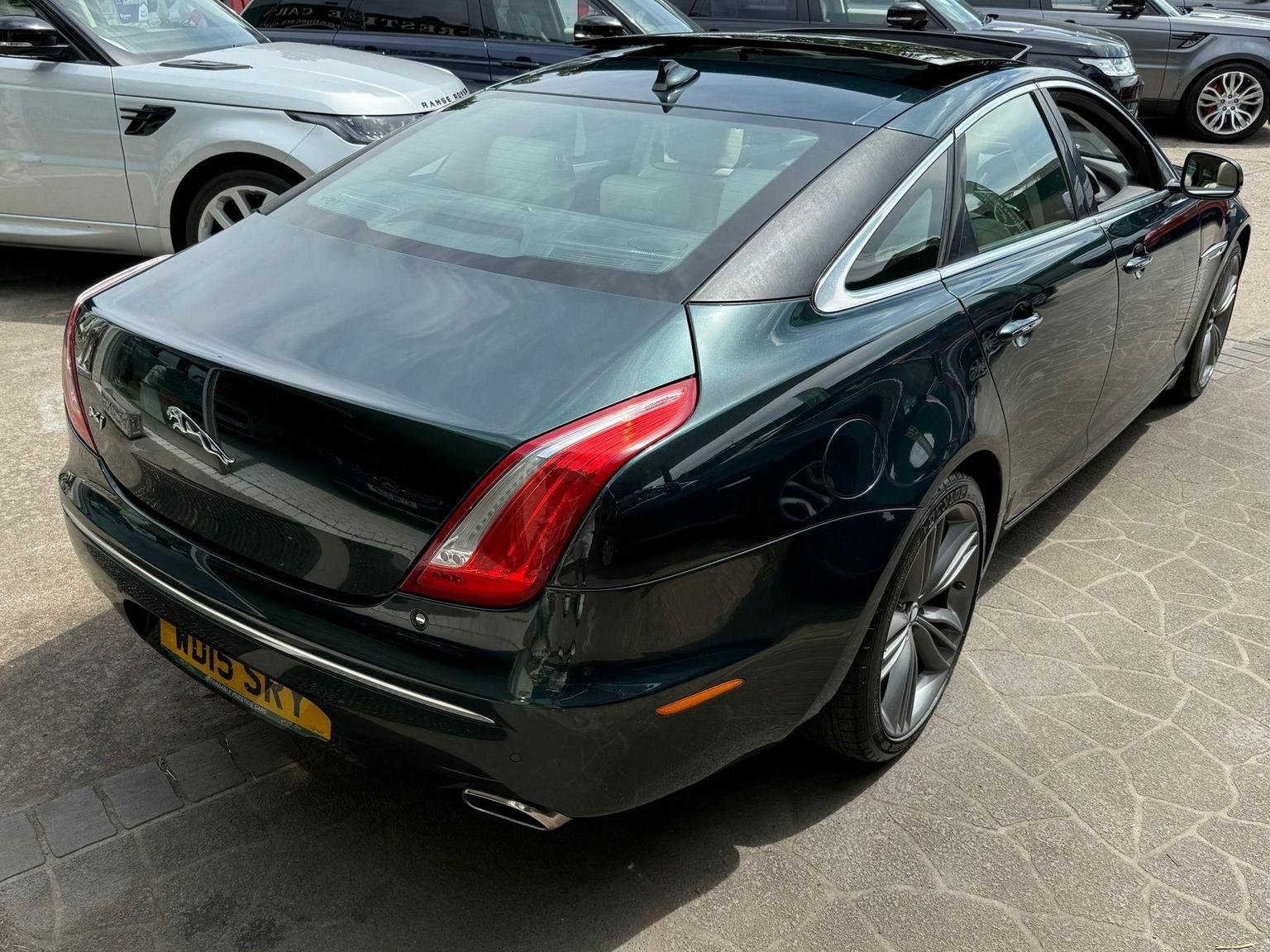 Jaguar XJ