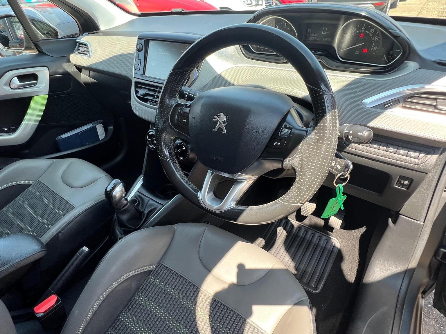 Peugeot 208