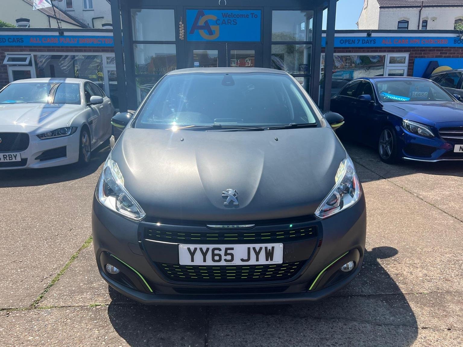 Peugeot 208