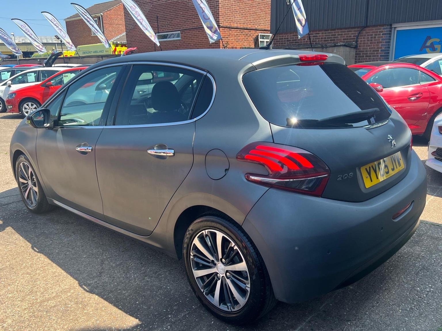 Peugeot 208