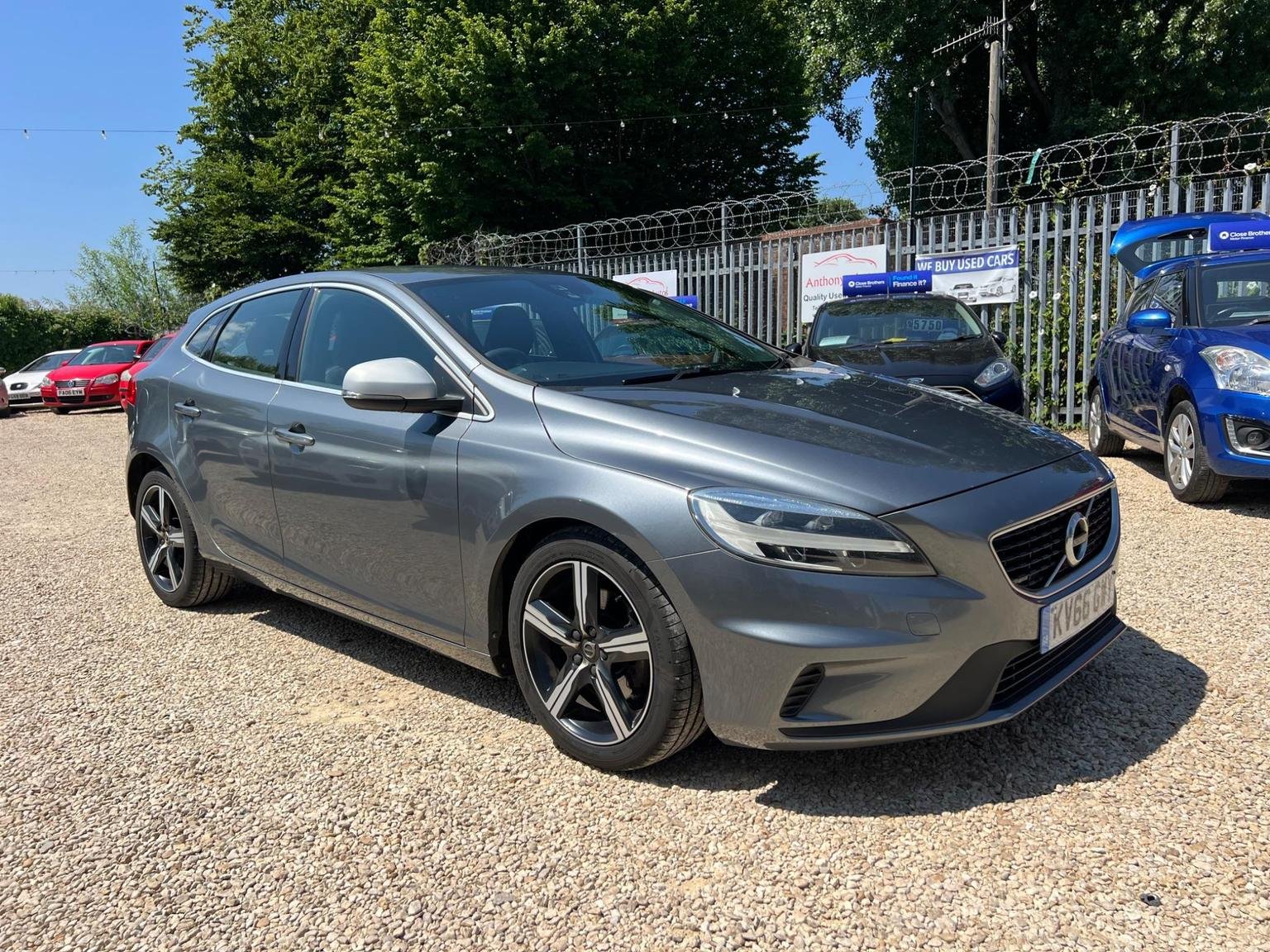 Volvo V40