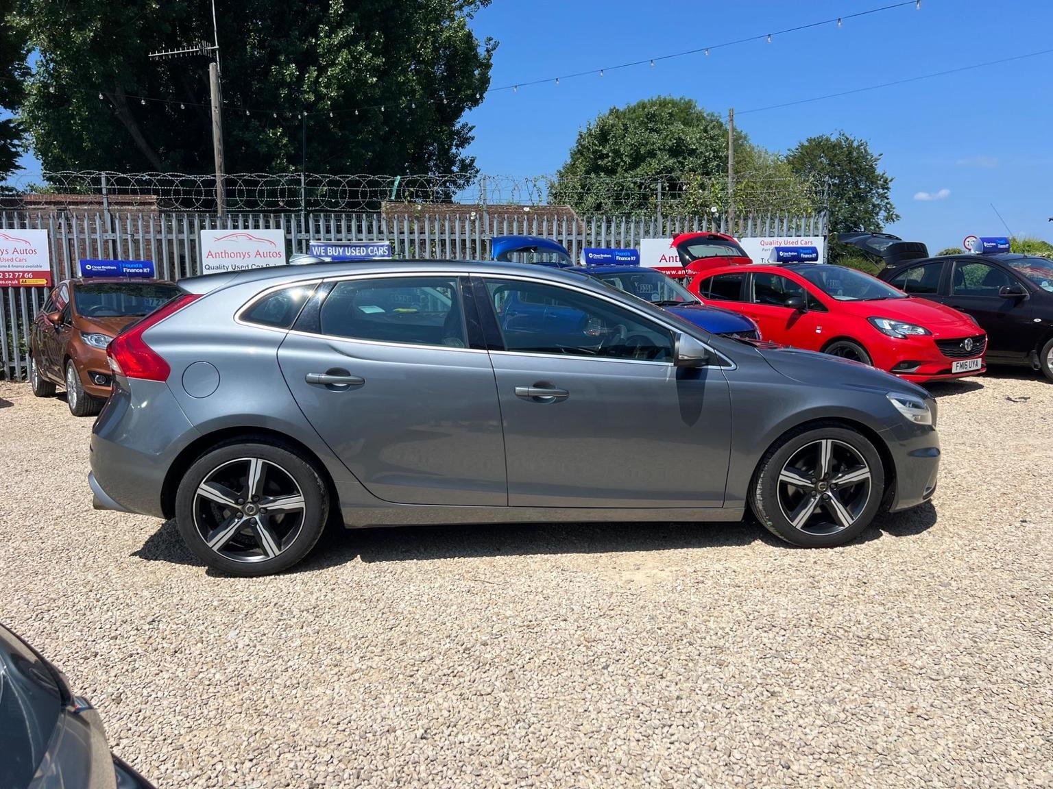 Volvo V40