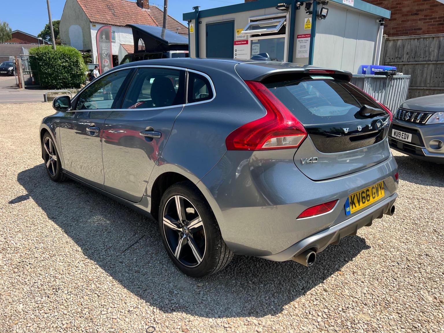 Volvo V40