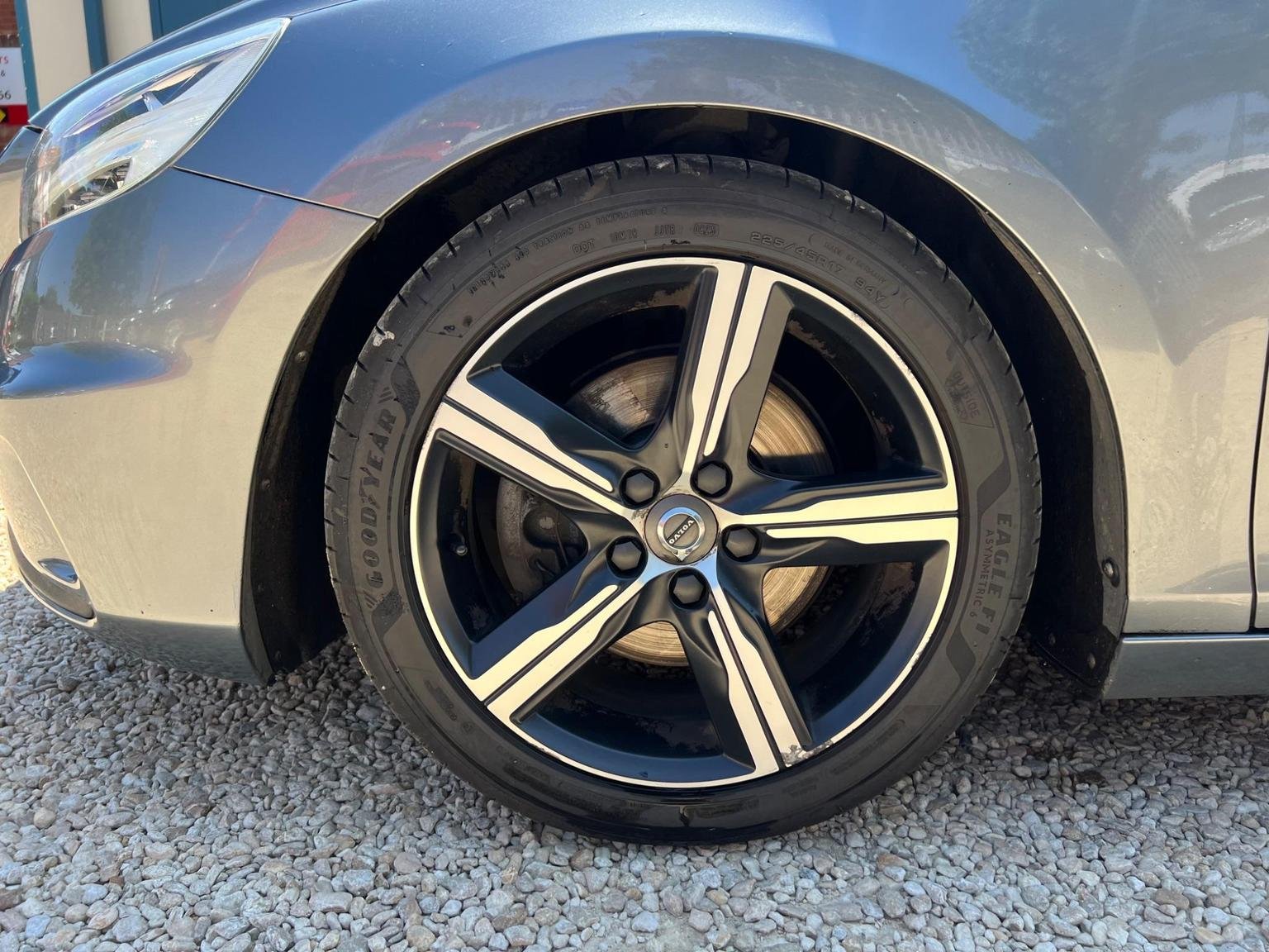 Volvo V40