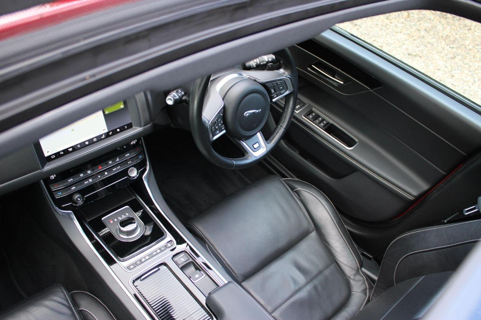 Jaguar XF