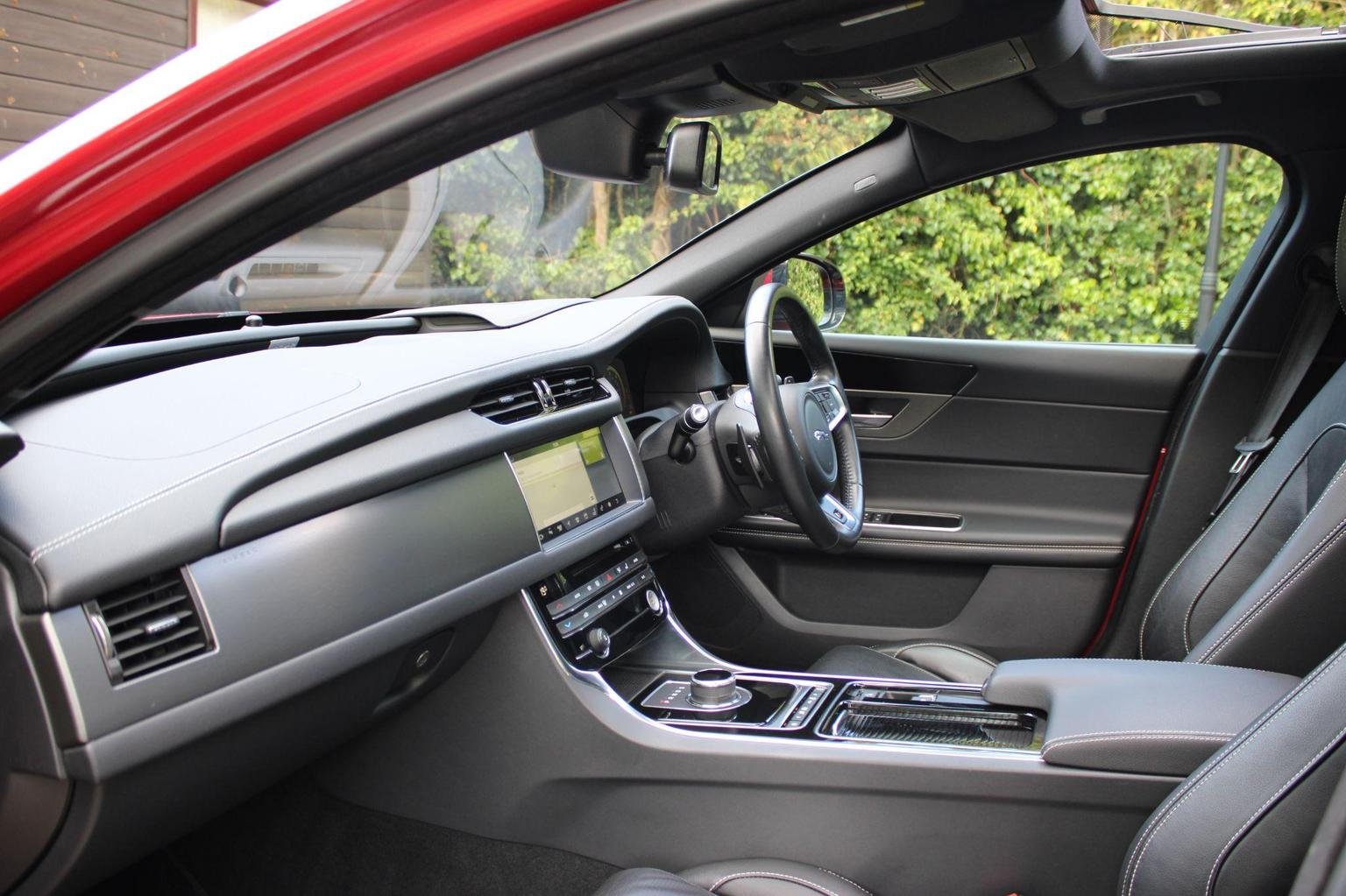 Jaguar XF