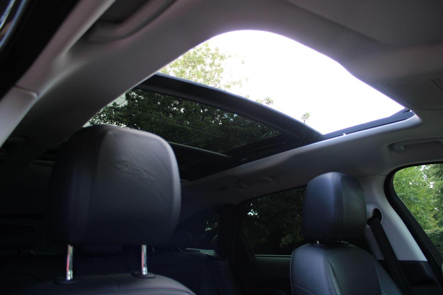 Jaguar F Pace