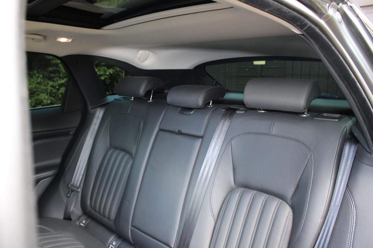 Jaguar F Pace