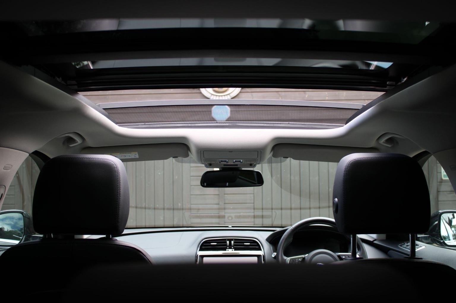 Jaguar F Pace
