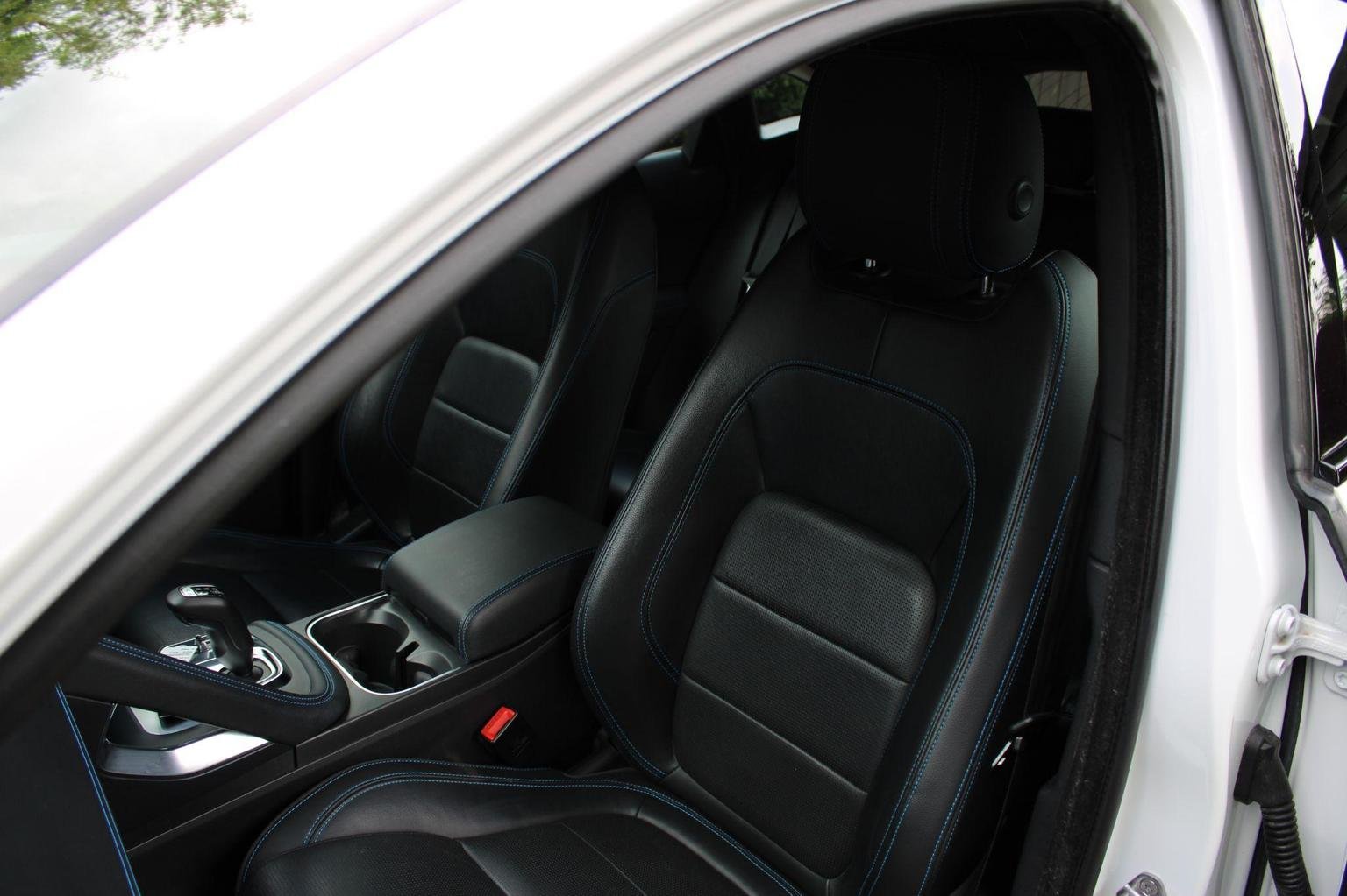 Jaguar E Pace